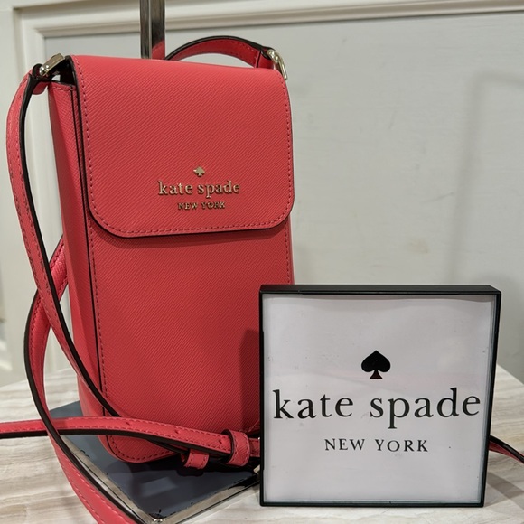 kate spade Handbags - Kate Spade Staci Cellphone Crossbody Bag EUC